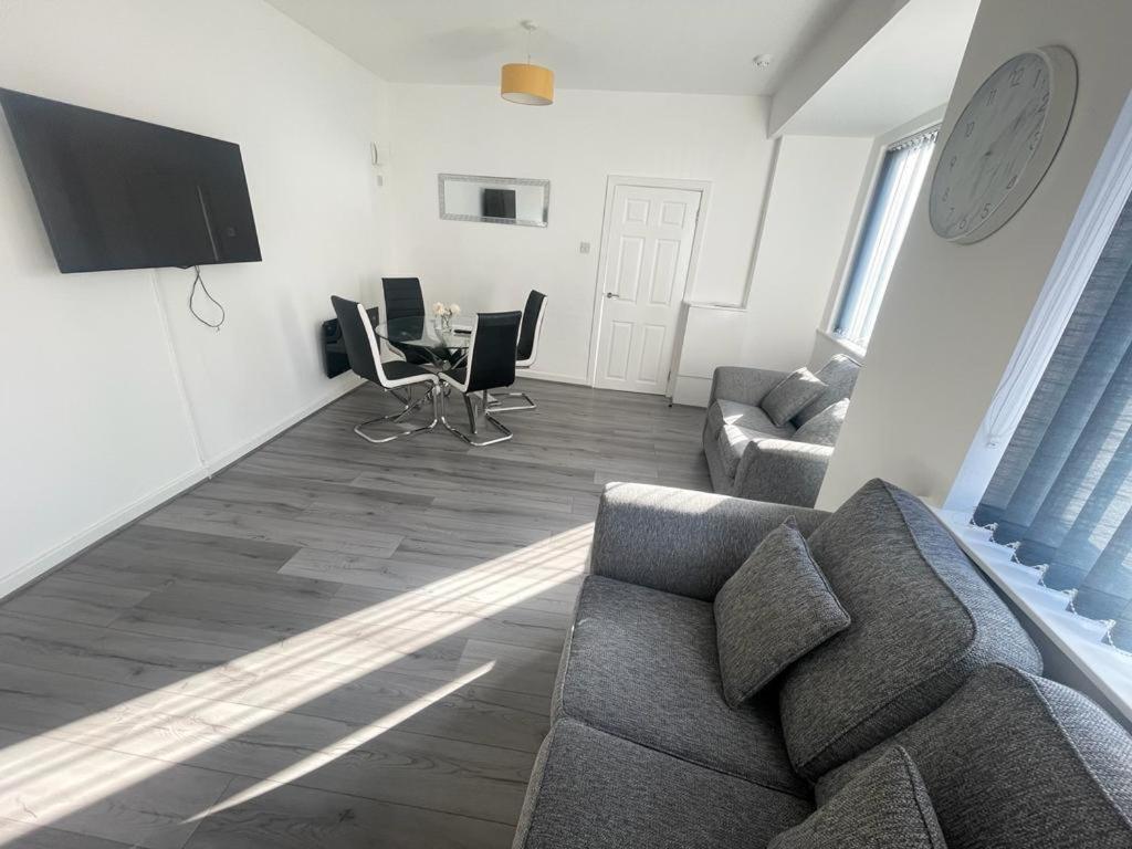 The Belmont Suite Sasco Apartments Blackpool Bagian luar foto